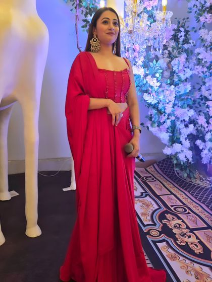 A stunning red ensemble to kick off the wedding season. The color red is all about energy and celebration, which is exactly the vibe I bring to my events.