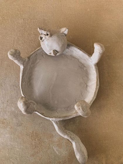 Another view of the cat-shaped dish, this time from the top. It's a perfect little tray for your keys or jewelry.