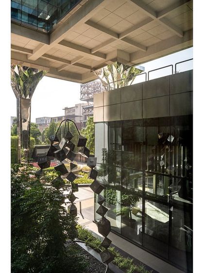 We introduced two custom-designed Arttdinox sculptures in the external courtyard, working with the landscape architect to showcase the company's expertise in stainless steel fabrication.