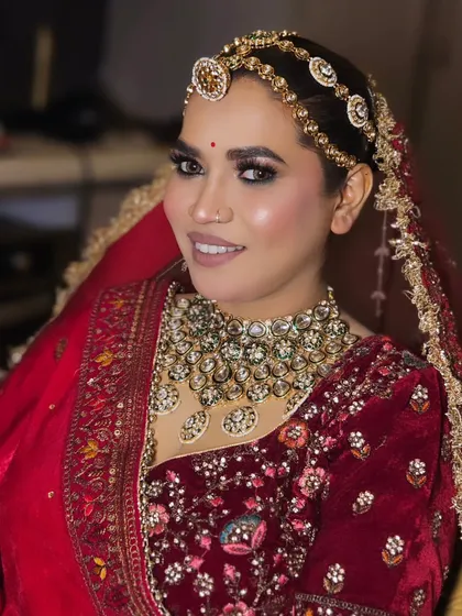 A beautiful smile from our Rajwada bride. The makeup is designed to be timeless and elegant, ensuring the photos look beautiful for years to come.