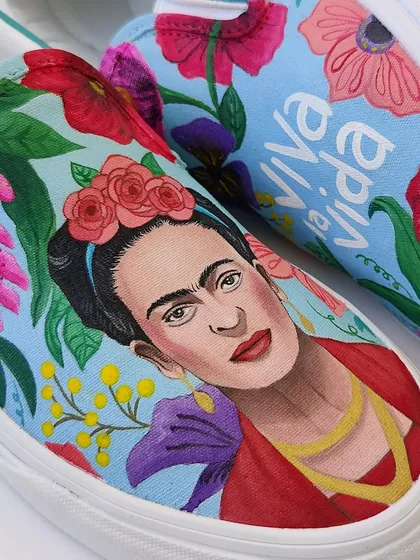 A close-up of the Frida Kahlo portrait. As a self-taught artist, painting a tribute to such a powerful female artist was an incredibly fulfilling experience for me.