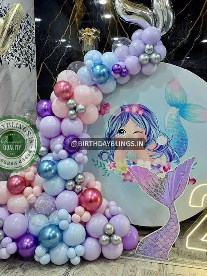A close-up of the pastel mermaid balloon decor, showing the mix of colors and sizes I use to create a rich, textured look.