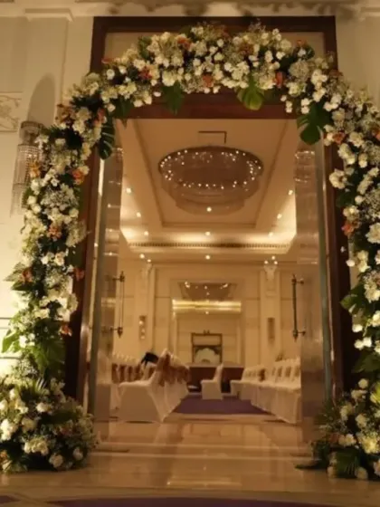 Dramatic Entrances & Key Moments photo 3