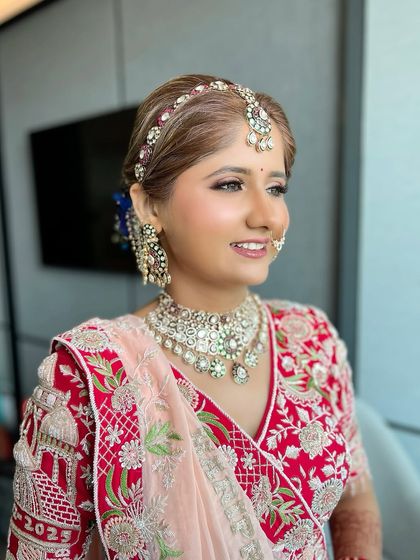 Classic Red & Pink Bridal Looks photo 82