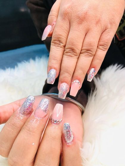 A beautiful combination of a soft pink base with silver glitter and delicate rhinestone details.