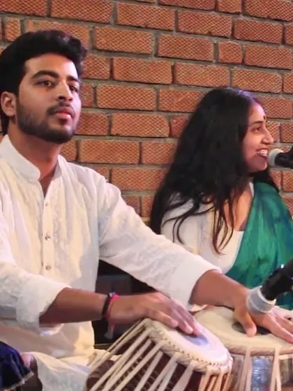 A close-up of the musical interaction during the Bangalore mehfil.