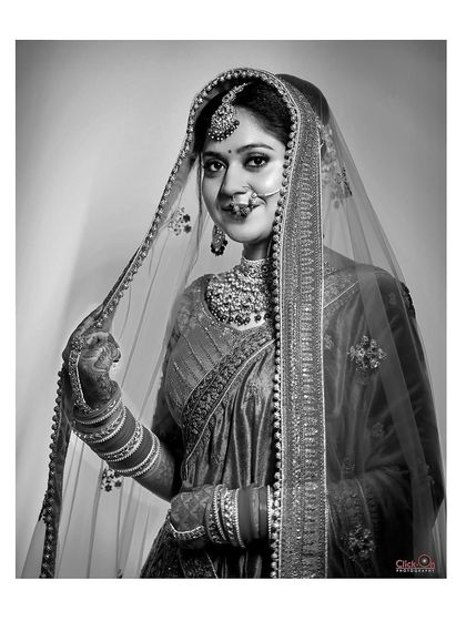 The same bridal portrait in black and white, offering a timeless and classic alternative.