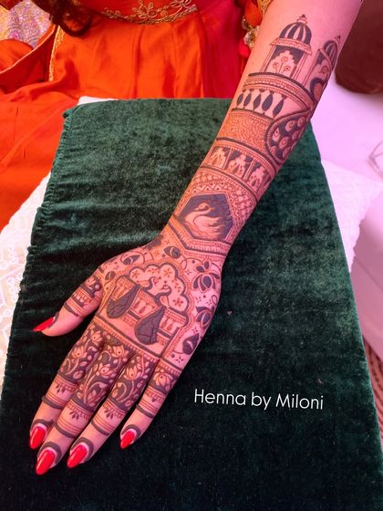 Intricate Bridal Mehendi photo 39