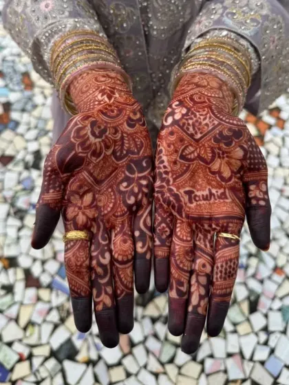 The final stain is proof of pure, natural henna. I take pride in my homemade paste, which develops into this deep, rich reddish-brown color, ensuring your mehendi looks stunning on your special day.