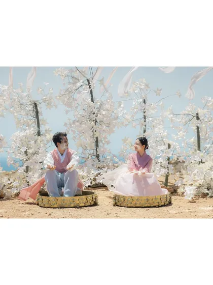 A surreal and artistic setup for Mia and Kavin in Greece. This highly conceptual shot reflects our ability to create unique, magazine-worthy images for a multicultural pre-wedding celebration.