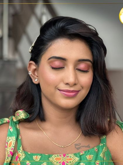 Aashika Gowda - Makeup Courses & Workshops Your Daily Makeup Routine photo 6