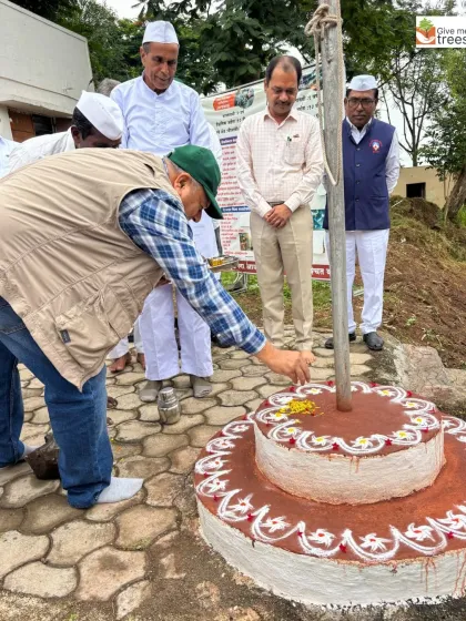 Participating in the flag hoisting ceremony. This symbolic act connects our love for the country with our love for its land and nature.