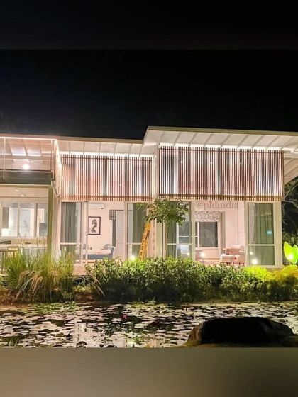 Poolside & Waterside Living photo 12