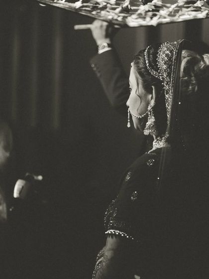 Romantic Couple Portraits (Wedding Day) photo 11