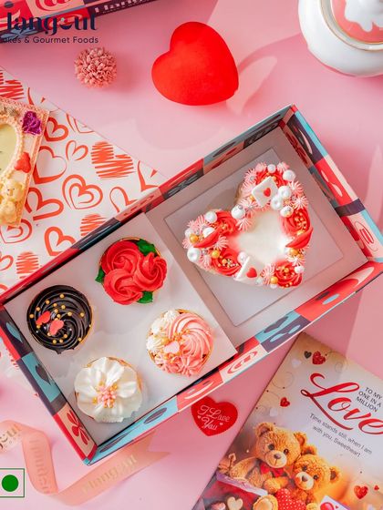 Another one of my Valentine's Day specials. This gift box features a heart-shaped piñata cake that you can break open, along with four floral-themed cupcakes for a romantic surprise.