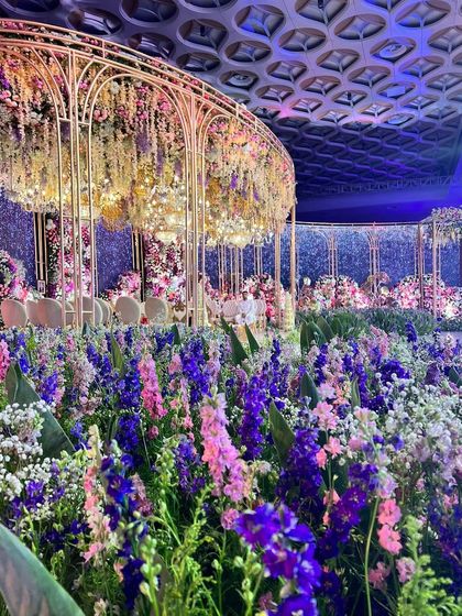 Floral Fantasies: Dreamy Installations photo 3