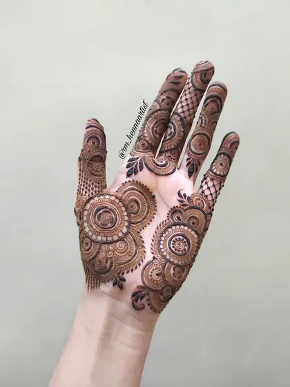 A different angle of my favourite mandala design. The clean lines and perfect circles are so pleasing to the eye.