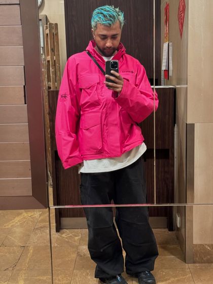 Rocking a bright pink jacket. I love to experiment with bold colors in my wardrobe.