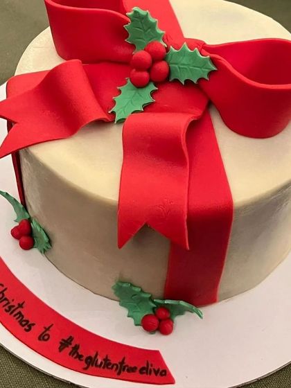 A festive Christmas gift box cake for the holidays. This gluten-free vanilla and coffee cake was the perfect way to share some holiday cheer.