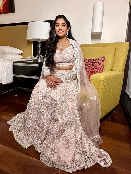 The full view of this dreamy sangeet outfit and makeup. It’s a look that is truly one to bookmark for future bridal inspiration.