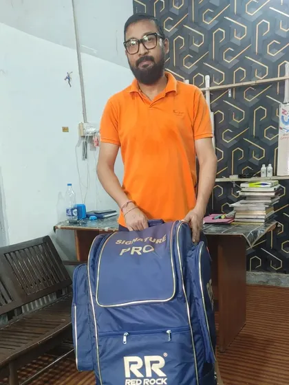 A happy customer with his new Red Rock 'Signature Pro' kit bag. This is a tough, spacious bag that can carry all your equipment easily.