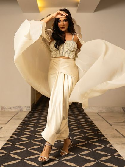 As Seen On: Celebrity Features photo 4