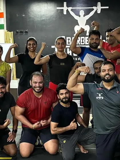 The morning batch at Barbellhouse is more than a group, it's a team. We push each other, celebrate our progress, and share the commitment to getting stronger every single day.