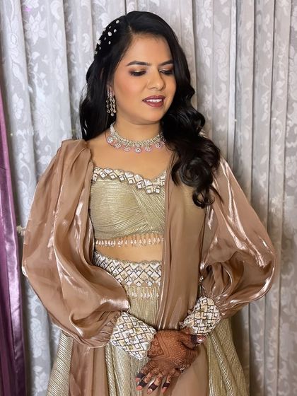 Elegant Engagement Looks photo 9