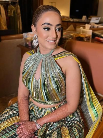 Chic Ponytails photo 14