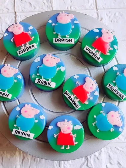 A full set of the Peppa Pig and George Pig soaps, each customized with a child's name.