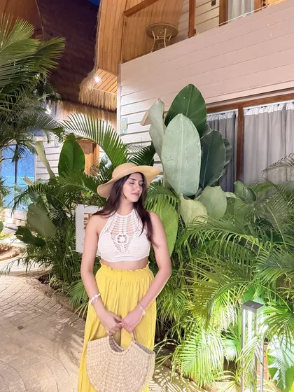 A final, happy shot of my resort look.