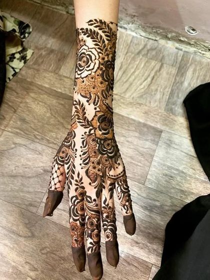 Full Coverage Bridal Henna photo 42