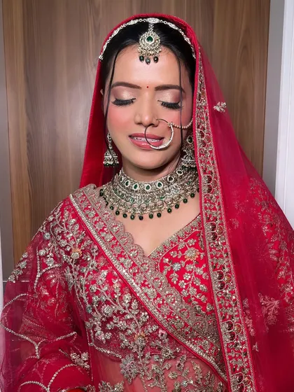 The artistry is in the details. This shot highlights the seamless blend of the makeup, from the soft blush to the perfectly applied eyeshadow, creating a harmonious and radiant look.