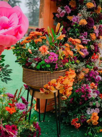 Whimsical & Artsy Mehendi Decor photo 24