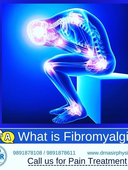 This graphic answers the question: What is Fibromyalgia? It is a chronic condition causing widespread pain, fatigue, and tenderness, and physiotherapy can play a key role in managing its symptoms.