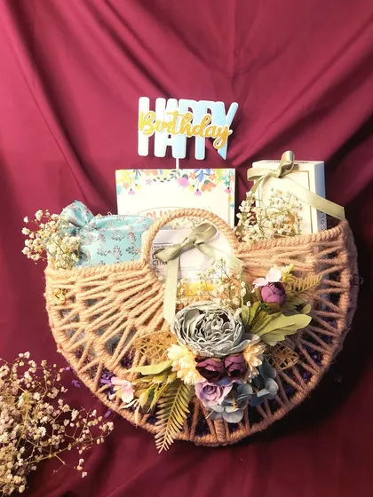 A gift for her, presented in a beautiful jute macrame basket. It's a sustainable and stylish option, perfect for a birthday or just to show you care.