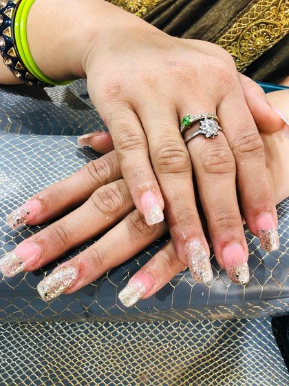 Another view of the elegant gold glitter fade.