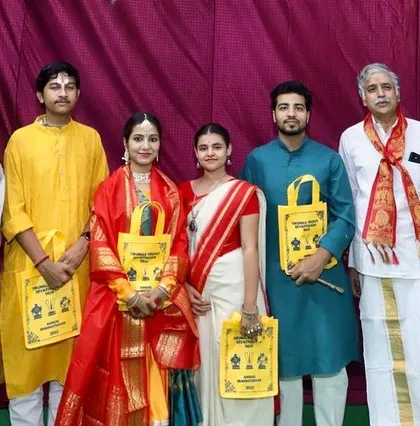 The full group of dancers and musicians after our performance in Delhi.