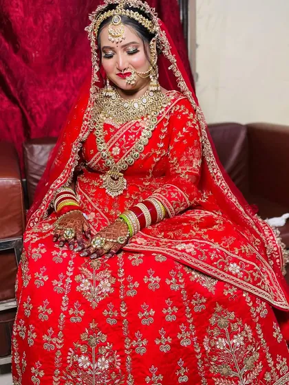 This bride's royal look is all about the details. The makeup is balanced to enhance her features without overpowering her stunning outfit and jewellery.