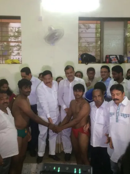 Dignitaries and guests join our wrestlers to inaugurate the akhada. The support of the community is vital to keeping the tradition of Kusti alive and thriving.