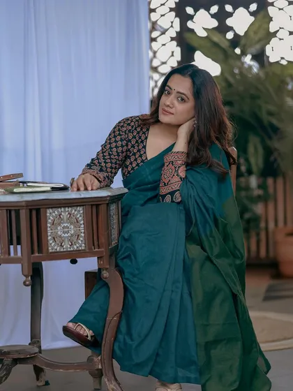 The setting for this shoot was perfect for the old-world charm I wanted to create with this saree look for Spruha Varad.