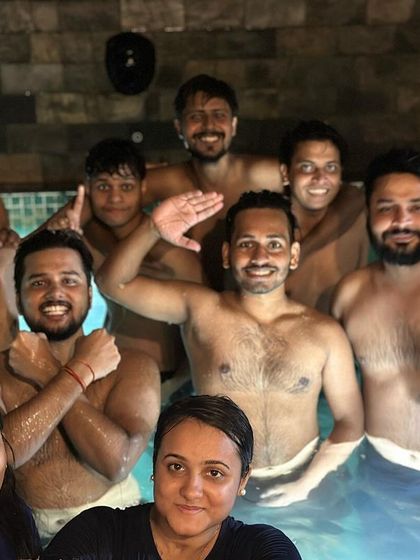 A team that unwinds together, works better together. A fun day out with the team, because building a strong professional team starts with building genuine connections.