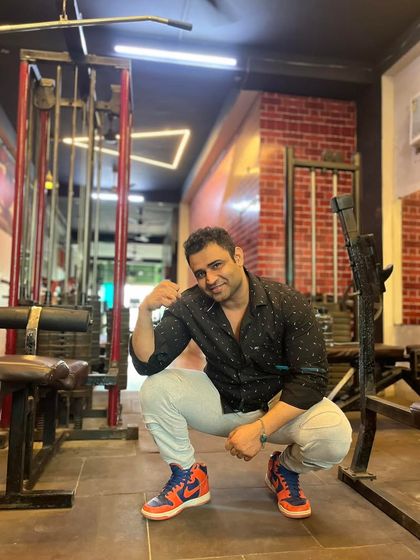 Hello family. Extraordinary things are always hidden where people can't even imagine.