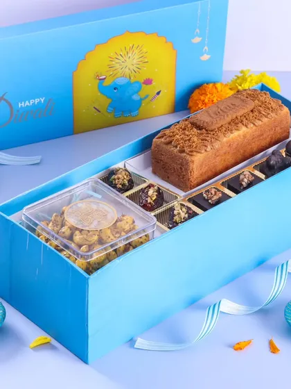 This festive hamper is packed with a variety of treats, including a full-sized Biscoff teacake and our popular nutty dates. It’s a complete celebration in a box.