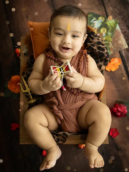 A playful and happy expression from our little Shiv bhakt.