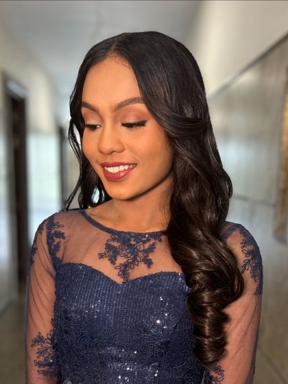 Dakshayini - Hairstyling Academy & Workshops Glamorous Curls & Ponytails photo 25