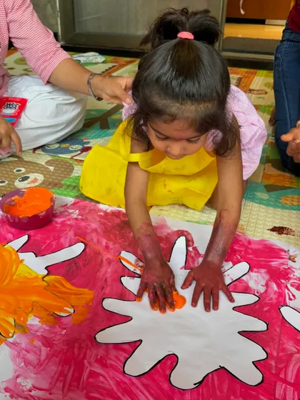 Pure, messy joy! This is what it's all about. I encourage kids to get their hands dirty and truly connect with the materials. This kind of sensory painting is not just fun, it's fantastic for their creative development.