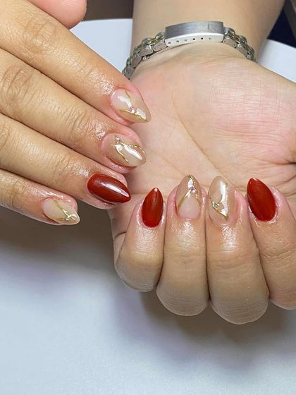 A beautiful autumn-inspired set combining burnt orange and nude with delicate gold line art.