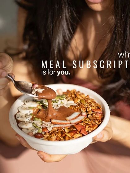 Our meal subscription is for you if you want to enjoy delicious food without the guesswork. This chocolate smoothie bowl is a perfect example of a healthy meal that feels like a treat.