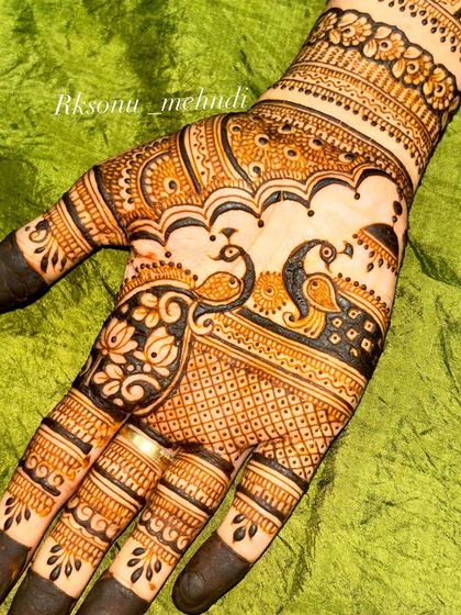 Sonu - Bridal & Wedding Mehndi Intricate Bridal Designs photo 3